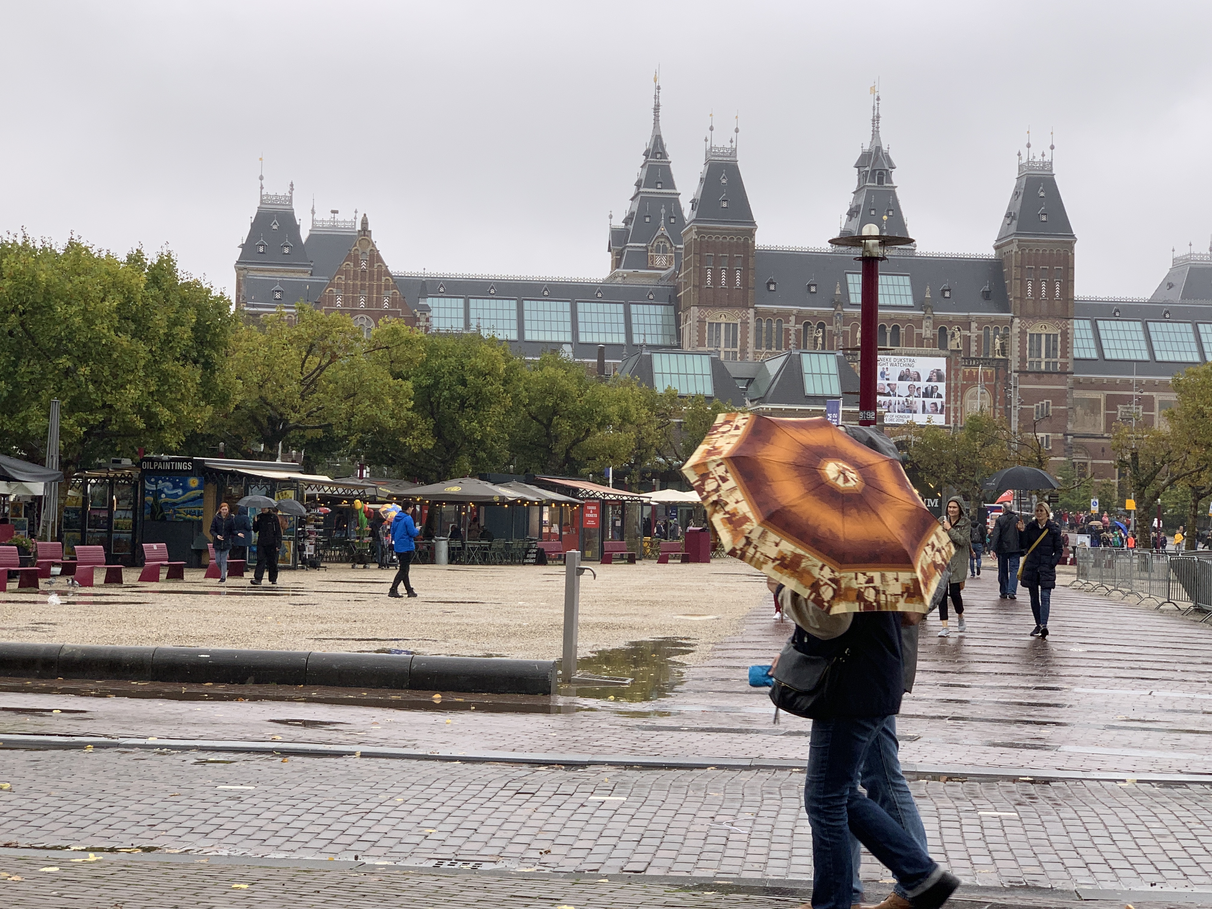 1989C698-B2A1-4F44-9126-78580ED1B401